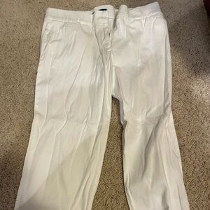 Women’s white cotton capris